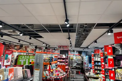 open-plafond-bruna-winkel-airco-installatie.jpg .jpg