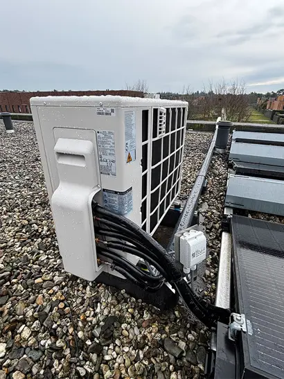 lg-buitenunit-closeup-met-werkschakelaar-danielle.jpg .jpg
