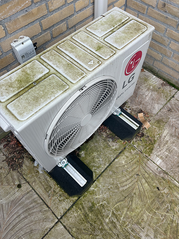 lg-buitenunit-verstopt-vuil-airco-onderhoud-nodig.jpg .jpg