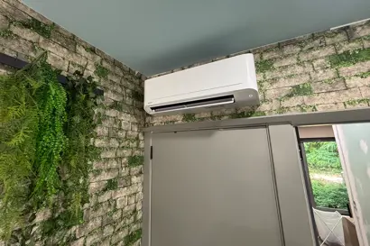 Binnenunit slaapkamer – stille en efficiënte koeling.jpg