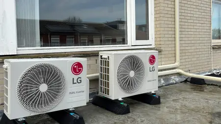 airco-installatie-2-lg-units-dak-trillingsdempers.jpg .jpg