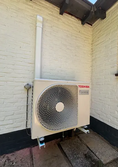 Multisplit buitenunit Toshiba Seiya – strak weggewerkt.jpg