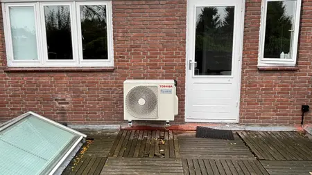 Buitenunit multisplit op dakterras – energiezuinige koeling en verwarming.jpg