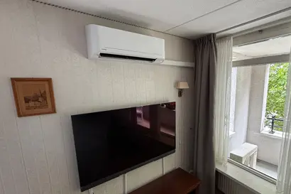 Binnendeel woonkamer – Toshiba Seiya.jpg