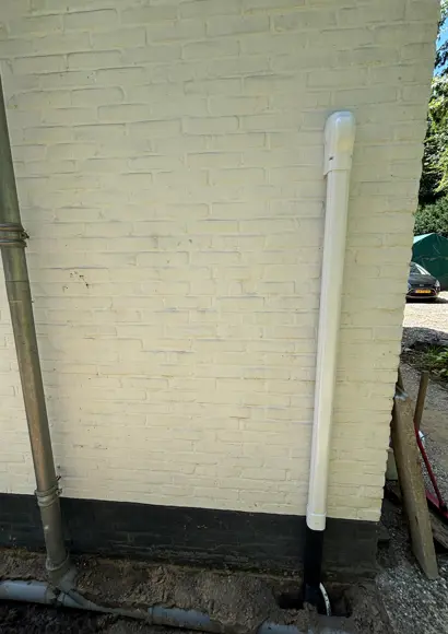 Gootafwerking in zwart en antraciet afgestemd op gevel.jpg